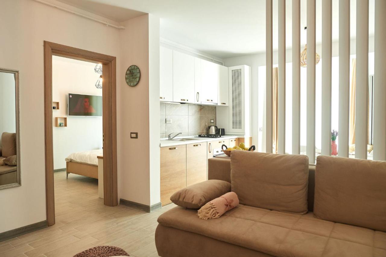 Sole Apartment Spa N Pools Beach Resort Năvodari Exteriör bild